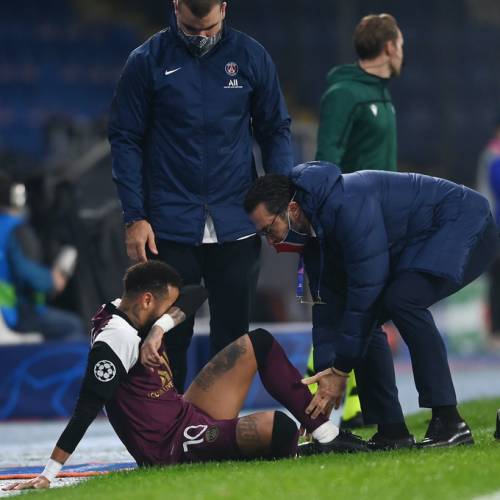 ФОТО. Опять сломался. Как Неймар плакал, получив травму