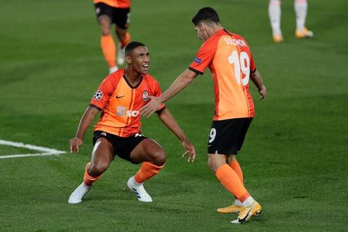 ВИДЕО. Шахтер разрывает Реал. Соломон забил 3-й гол с паса пяткой от Тете