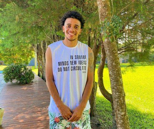 ФОТО. Тайсон отдыхает в Шангри-ла