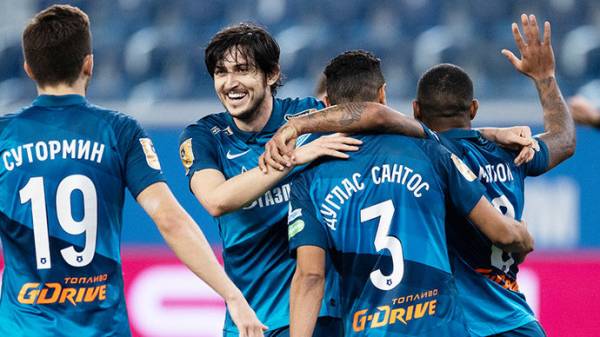 «Зенит» прибыл в Дубай и прошел тестирование на коронавирус