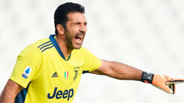 Буффон провел 1100-й матч в карьере