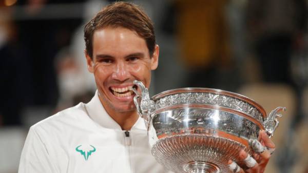 На «Ролан Гаррос» установили статую Надаля