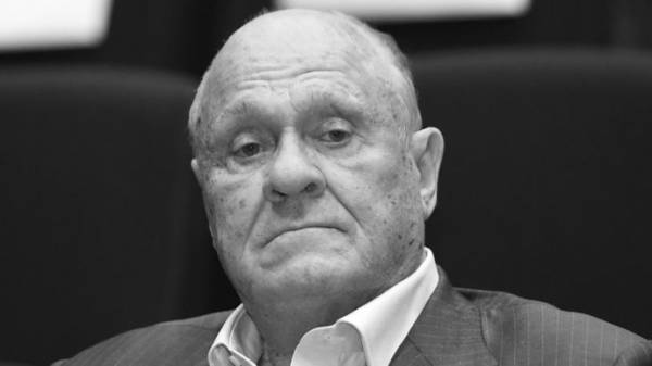 Сборная России выразила соболезнования в связи со смертью Владимира Меньшова