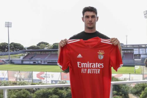 Яремчук – в запасе Бенфики на матч с Морейренсе