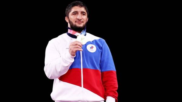 «Челси» стал обладателем Суперкубка УЕФА, миллион долларов олимпийскому чемпиону от депутата и другие ночные новости