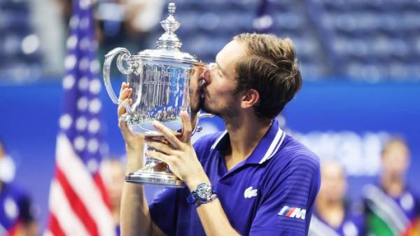 Тренер Медведева: «Думаю, в следующем году Даниил не сможет выиграть «Ролан Гаррос», а вот «Уимблдон» — вполне»