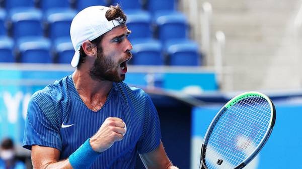 Карен Хачанов: «Сын выглядит вдвое старше и уже умудряется поднимать мою ракетку»