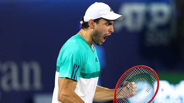 Карацев вышел в четвертьфинал турнира в Сан-Диего