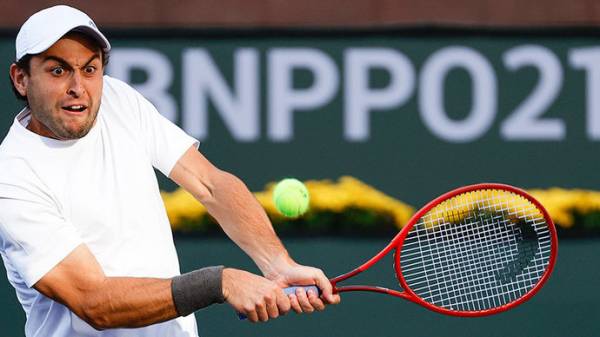 Карацев проиграл Хуркачу и не смог выйти в четвертьфинал «Мастерса» в Индиан-Уэллсе