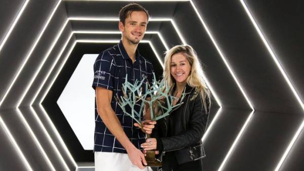 Жена Медведева рассказала историю знакомства с теннисистом