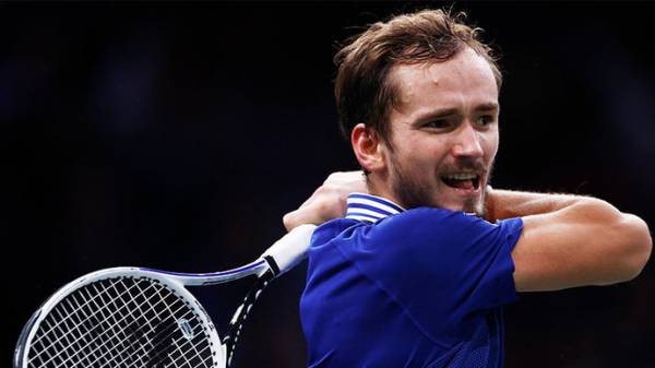 Медведев проиграл Джоковичу и не смог защитить титул на «Мастерсе» в Париже