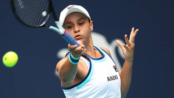 Первая ракетка мира Барти объявила о помолвке с гольфистом