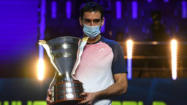 Чилич выиграл турнир в Санкт-Петербурге, Шестеркин признан первой звездой матча НХЛ, Месси хочет стать руководителем «Барселоны» и другие ночные новости