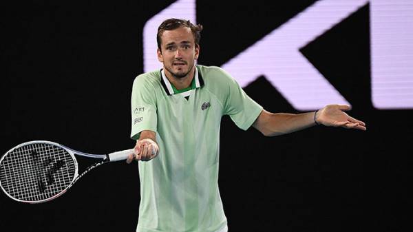 «Перестань ныть как ребёнок!» Поступок Медведева разозлил иностранцев