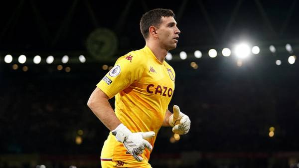 «Астон Вилла» продлила контракт с голкипером сборной Аргентины