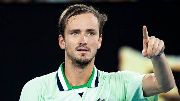 «В Акапулько сложные условия. Даже если мы играем ночью, очень жарко» — Медведев о турнире в Мексике