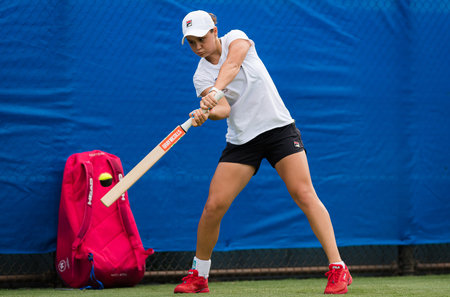 «Я истощена». Внезапный уход лучшей теннисистки мира в 25 лет шокировал фанатов