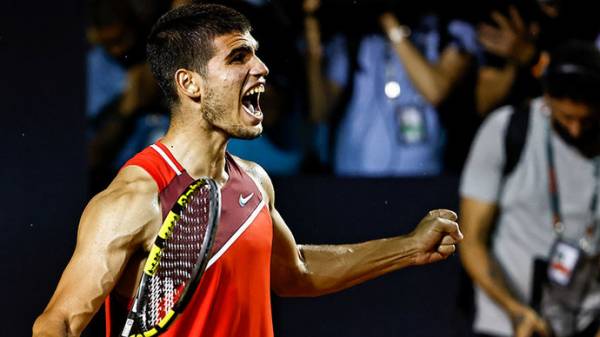 Алькарас вышел в финал «Мастерса» в Майами