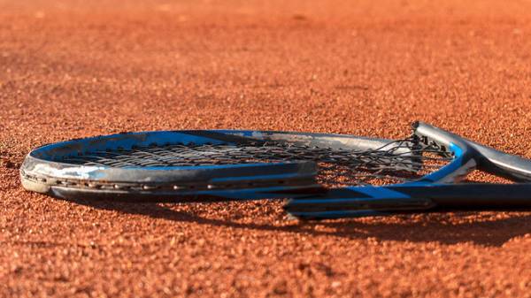 Первая ракетка турнира ударил соперника по лицу после поражения