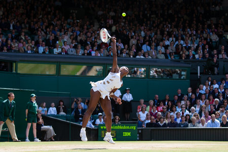 «Больше никогда не проиграю этой мелкой дряни». Незабываемый прорыв Шараповой на Уимблдоне