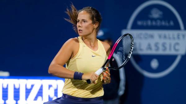 Касаткина после каминг-аута опубликовала фото, на котором обнимается с известной фигуристкой