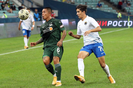 «Убери от него руки, клоун!» Неожиданный трансфер российского футболиста в Европу