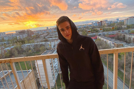 У мечты играть в «Челси» есть цена. Семья Захаряна должна её понимать