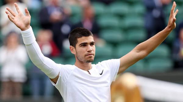 Алькарас обыграл Тиафо и стал самым молодым финалистом US Open за последние 32 года