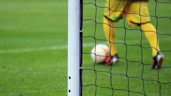 В Колумбии футболист продемонстрировал пенис сопернику, чтобы сбить его с толку