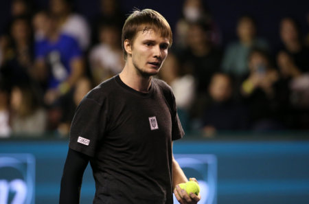 Вот это истерика! Бывший россиянин в ярости разбил три ракетки за минуту