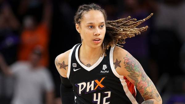 Осужденная в России и обменянная на Бута баскетболистка Грайнер вернулась в женскую НБА