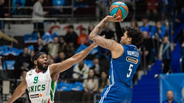 «Зенит» победил УНИКС в третьем полуфинальном матче Единой лиги