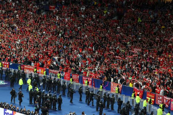 Финал Лиги чемпионов превратился в ад. Полиция душила фанатов прямо во время матча