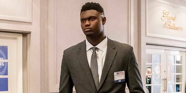 Бывшая звезда фильмов для взрослых намекнула, что забеременела от звезды НБА