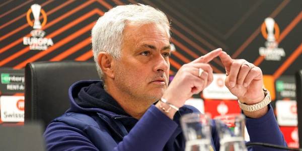 Моуринью заявил, что арбитр финала Лиги Европы с «Севильей» «казался испанцем»