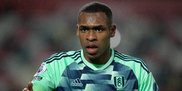 Футболист АПЛ освобожден из-под стражи после обвинений в угрозах расправой