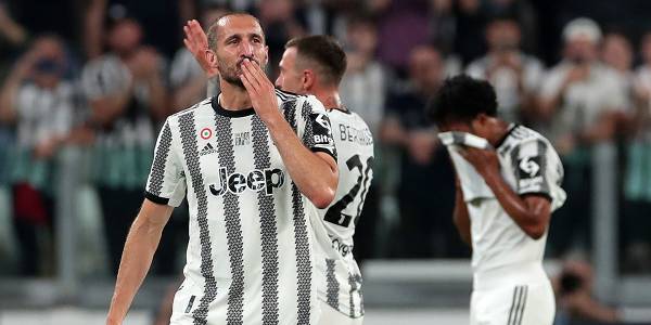 Кьеллини извинился перед экс-футболистом «Барселоны» за то, что назвал его клоуном