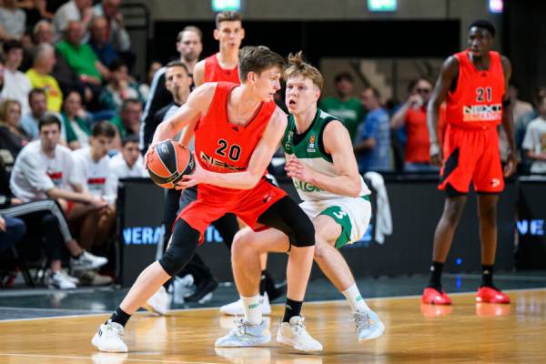 Поляки устроили цирк на чемпионате Европы. Разнылись и пошли на договорняк