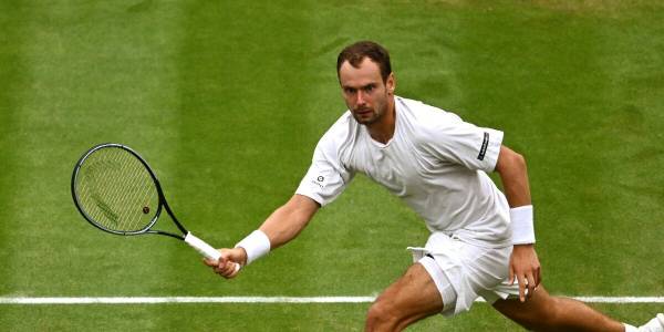 Сафиуллин поднялся на 49 строчек в рейтинге ATP